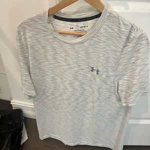 Men’s Large Under Armour Shirt